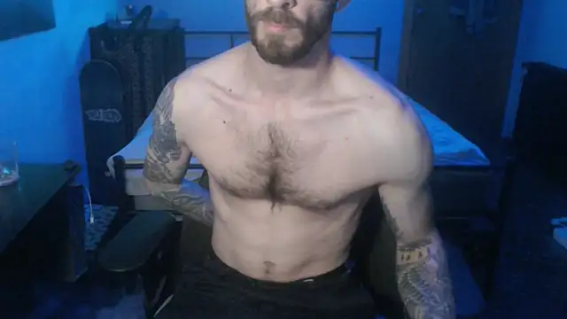 Snapshot of SexxxyLouis chatting on December 27, 2:44 pm SexxxyLouis online show from December 27, 2:44 pm
