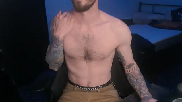 Snapshot of SexxxyLouis chatting on March 3, 1:48 pm SexxxyLouis online show from March 3, 1:48 pm