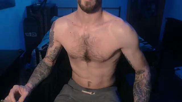 Snapshot of SexxxyLouis chatting on December 23, 6:37 pm SexxxyLouis online show from December 23, 6:37 pm