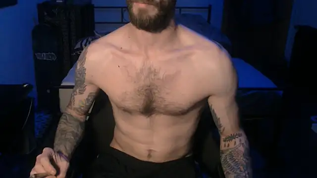 Snapshot of SexxxyLouis chatting on December 12, 8:43 pm SexxxyLouis online show from December 12, 8:43 pm