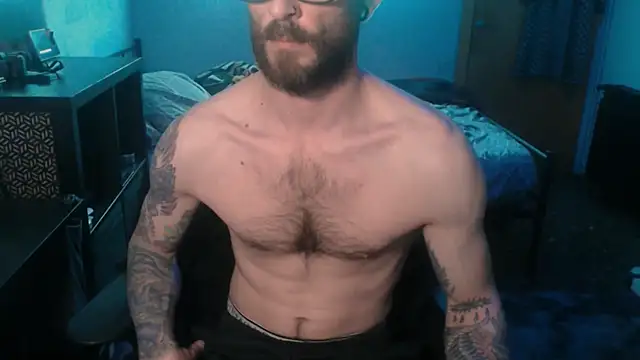 Snapshot of SexxxyLouis chatting on February 13, 2:09 pm SexxxyLouis online show from February 13, 2:09 pm