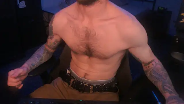 Snapshot of SexxxyLouis chatting on September 13, 11:33 am SexxxyLouis online show from September 13, 11:33 am
