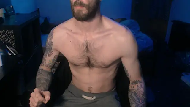 Snapshot of SexxxyLouis chatting on February 4, 8:28 pm SexxxyLouis online show from February 4, 8:28 pm