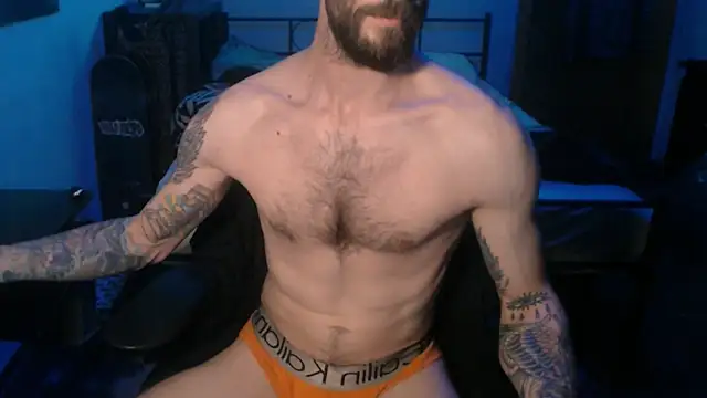 Snapshot of SexxxyLouis chatting on December 13, 5:54 pm SexxxyLouis online show from December 13, 5:54 pm