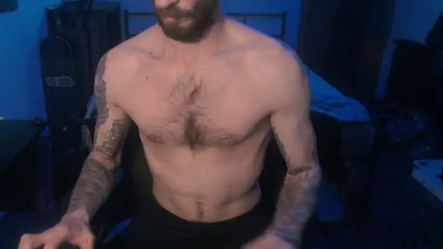 Snapshot of SexxxyLouis chatting on January 16, 2:08 pm SexxxyLouis online show from January 16, 2:08 pm