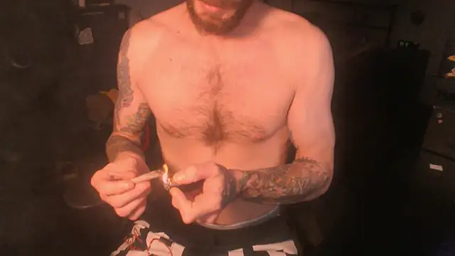 Snapshot of SexxxyLouis chatting on September 19, 2:06 pm SexxxyLouis online show from September 19, 2:06 pm