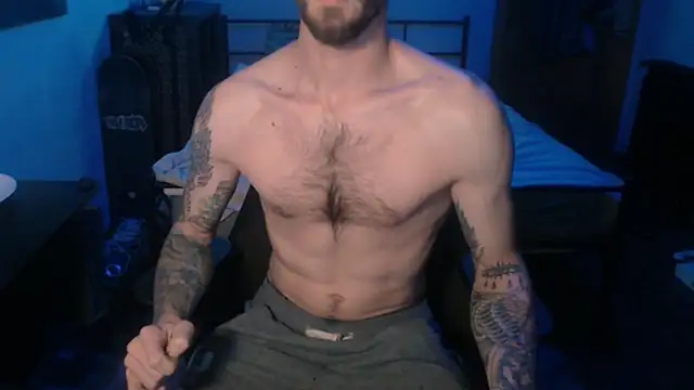 Snapshot of SexxxyLouis chatting on December 21, 9:47 pm SexxxyLouis online show from December 21, 9:47 pm