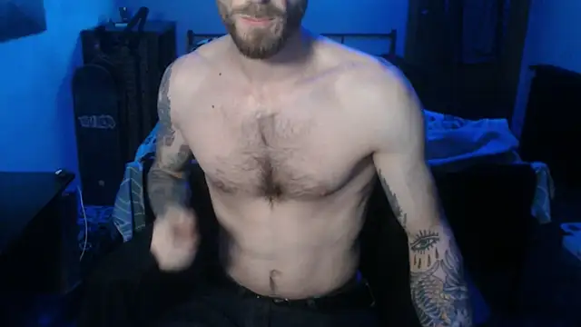 Snapshot of SexxxyLouis chatting on December 18, 6:03 pm SexxxyLouis online show from December 18, 6:03 pm