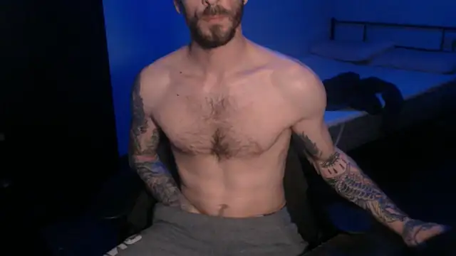 Snapshot of SexxxyLouis chatting on March 2, 6:35 pm SexxxyLouis online show from March 2, 6:35 pm