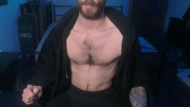 Snapshot of SexxxyLouis chatting on January 17, 1:35 pm SexxxyLouis online show from January 17, 1:35 pm