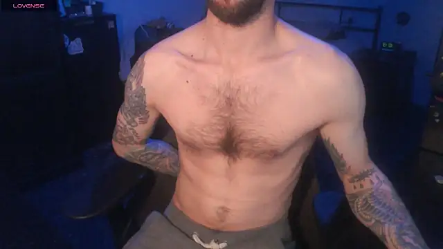 SexxxyLouis online show from November 3, 9:13 am