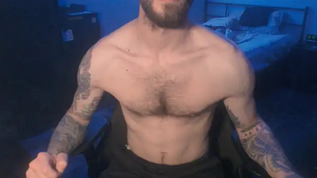 Snapshot of SexxxyLouis chatting on March 21, 6:18 pm SexxxyLouis online show from March 21, 6:18 pm