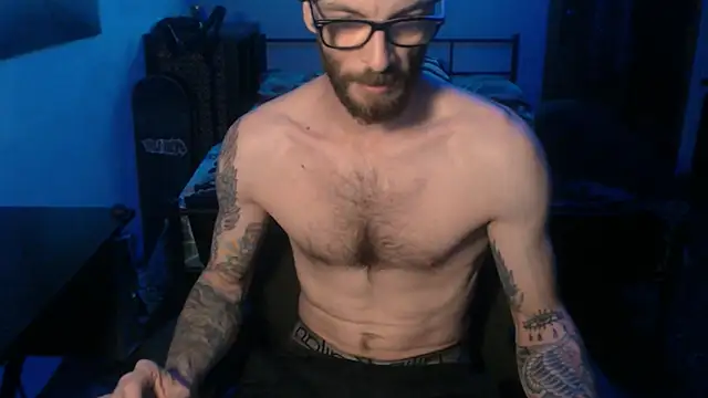 Snapshot of SexxxyLouis chatting on December 5, 6:34 pm SexxxyLouis online show from December 5, 6:34 pm