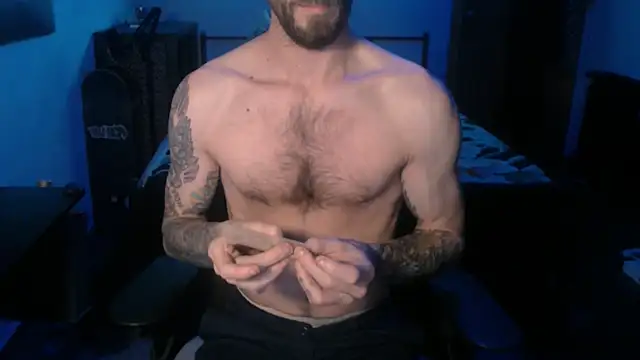 Snapshot of SexxxyLouis chatting on January 2, 5:50 pm SexxxyLouis online show from January 2, 5:50 pm