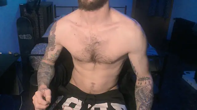 Snapshot of SexxxyLouis chatting on January 27, 8:39 pm SexxxyLouis online show from January 27, 8:39 pm
