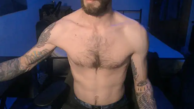 Snapshot of SexxxyLouis chatting on December 4, 6:17 pm SexxxyLouis online show from December 4, 6:17 pm