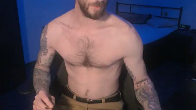Snapshot of SexxxyLouis chatting on March 6, 1:24 pm SexxxyLouis online show from March 6, 1:24 pm