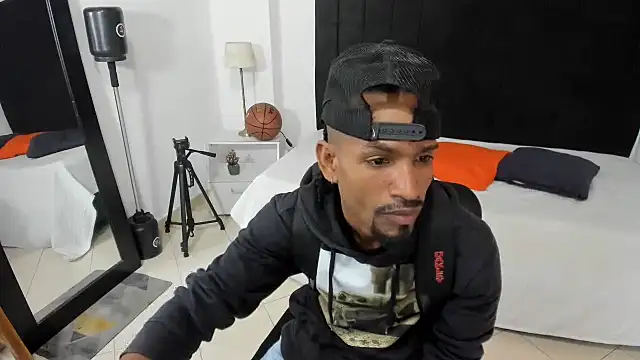 Snapshot of anhtony_wayans chatting on October 6, 12:04 am anhtony wayans online show from October 6, 12:04 am