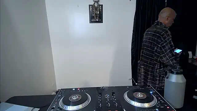 longdick4you8686 online show from November 15, 11:18 pm