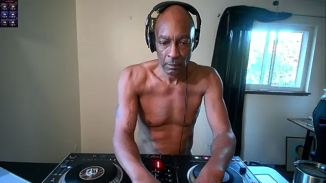 Snapshot of longdick4you8686 chatting on September 30, 10:46 pm longdick4you8686 online show from September 30, 10:46 pm