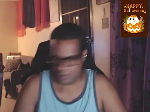 Snapshot of thesugar32 chatting on October 27, 2:36 am thesugar32 online show from October 27, 2:36 am