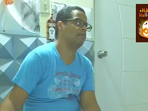 Snapshot of thesugar32 chatting on October 28, 12:40 pm thesugar32 online show from October 28, 12:40 pm