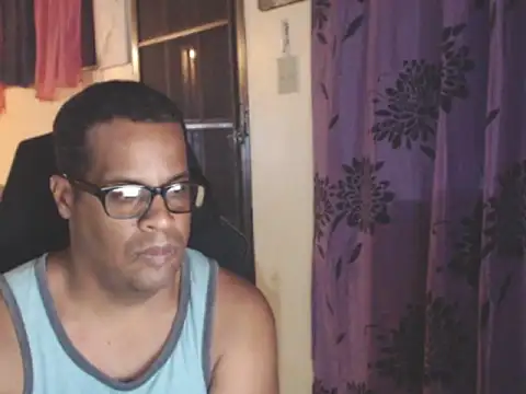 Snapshot of thesugar32 chatting on October 19, 2:16 am thesugar32 online show from October 19, 2:16 am