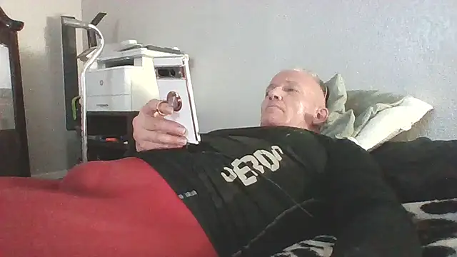 Snapshot of timothygonterman chatting on March 3, 4:01 am timothygonterman online show from March 3, 4:01 am