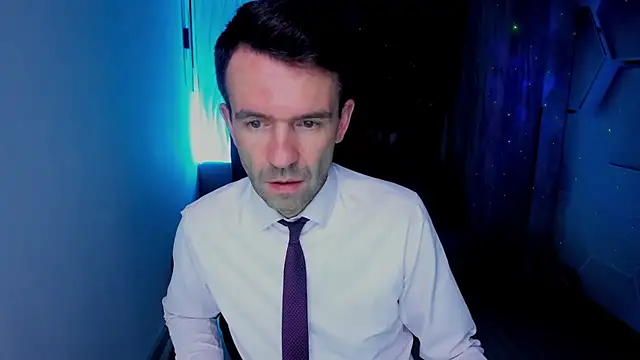 Snapshot of SteveTiger chatting on October 26, 3:30 am SteveTiger online show from October 26, 3:30 am