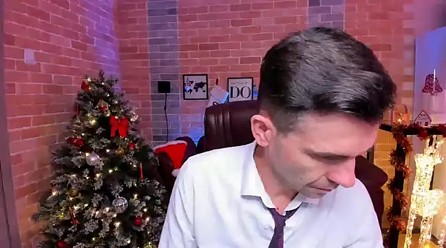 Snapshot of SteveTiger chatting on January 1, 2:42 pm SteveTiger online show from January 1, 2:42 pm
