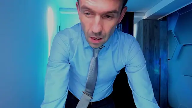 Snapshot of SteveTiger chatting on October 21, 1:25 pm SteveTiger online show from October 21, 1:25 pm