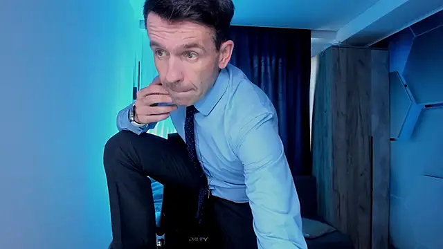 Snapshot of SteveTiger chatting on October 15, 12:46 pm SteveTiger online show from October 15, 12:46 pm