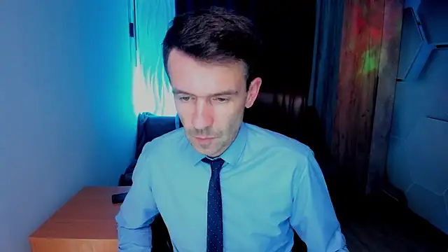 Snapshot of SteveTiger chatting on October 23, 2:20 pm SteveTiger online show from October 23, 2:20 pm