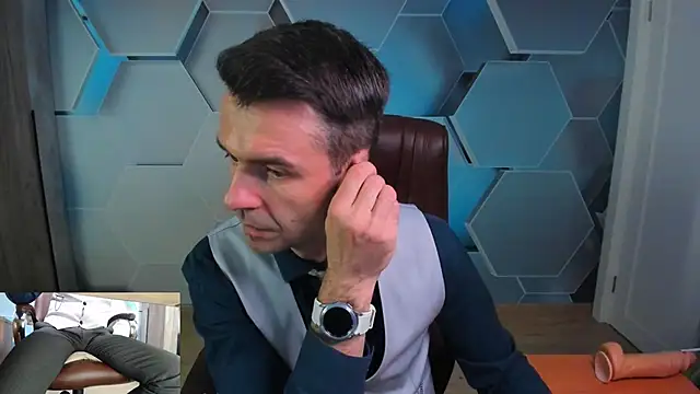 SteveTiger online show from April 30, 10:11 am