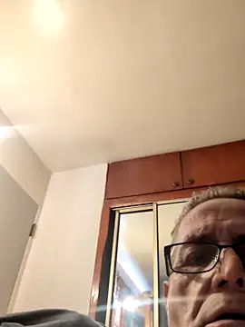 Snapshot of bobby69cock chatting on January 28, 4:52 pm bobby69cock online show from January 28, 4:52 pm