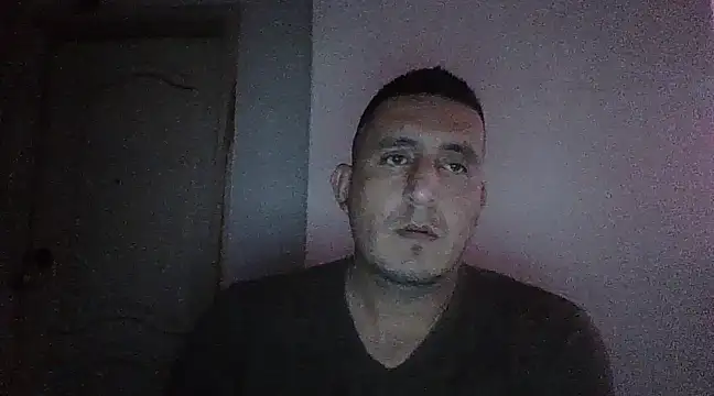 Snapshot of LvMaykel1 chatting on March 6, 5:33 pm LvMaykel1 online show from March 6, 5:33 pm