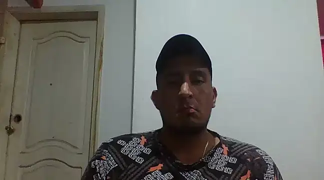 Snapshot of LvMaykel1 chatting on January 28, 10:56 pm LvMaykel1 online show from January 28, 10:56 pm