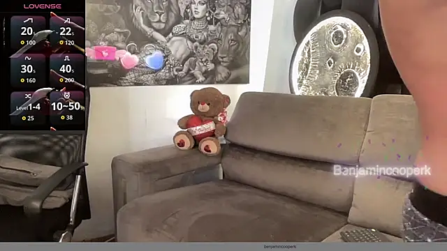 Snapshot of BenjaminCooperk chatting on October 22, 4:21 pm BenjaminCooperk online show from October 22, 4:21 pm