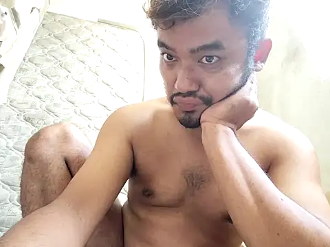 Snapshot of eizy2310 chatting on December 7, 1:15 am eizy2310 online show from December 7, 1:15 am