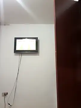 joanpinzon online show from March 22, 1:27 pm