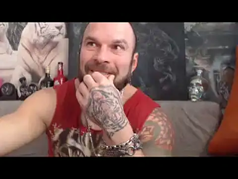 Snapshot of viking_30 chatting on January 16, 10:42 am viking 30 online show from January 16, 10:42 am