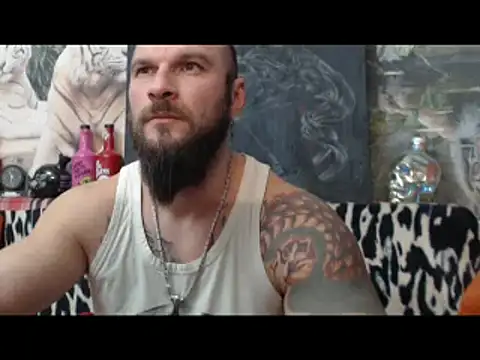 Snapshot of viking_30 chatting on December 15, 8:15 pm viking 30 online show from December 15, 8:15 pm
