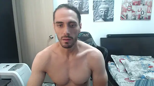 Snapshot of samuelgarcia_ chatting on January 3, 2:08 pm samuelgarcia online show from January 3, 2:08 pm