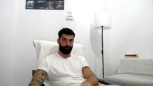 Snapshot of Verycutex chatting on October 13, 1:39 pm Verycutex online show from October 13, 1:39 pm