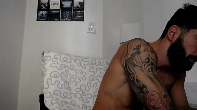 Snapshot of Verycutex chatting on November 1, 8:51 am Verycutex online show from November 1, 8:51 am