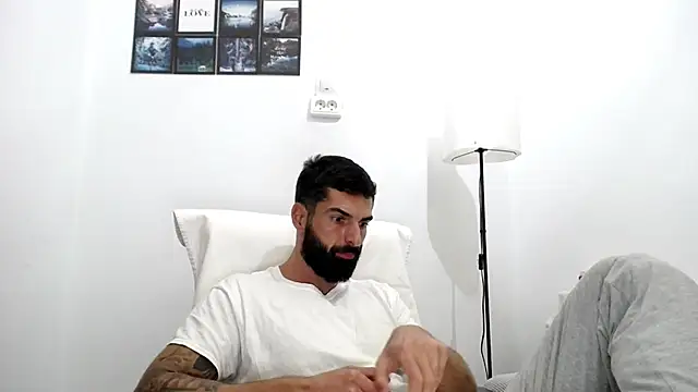 Snapshot of Verycutex chatting on October 15, 2:24 pm Verycutex online show from October 15, 2:24 pm