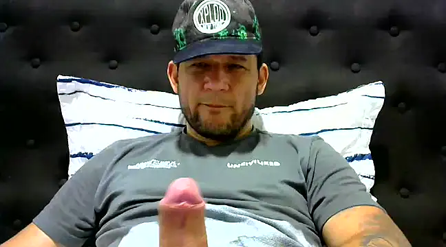 Snapshot of altenori112 chatting on January 24, 11:12 pm altenori112 online show from January 24, 11:12 pm