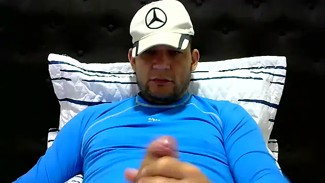 Snapshot of altenori112 chatting on January 14, 3:15 pm altenori112 online show from January 14, 3:15 pm
