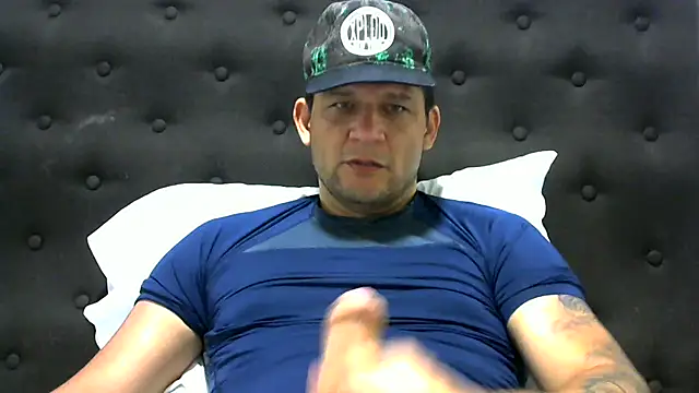 Snapshot of altenori112 chatting on January 30, 9:58 pm altenori112 online show from January 30, 9:58 pm