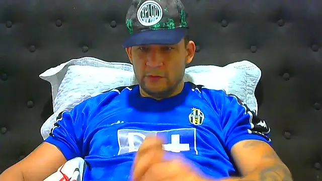 Snapshot of altenori112 chatting on September 12, 12:32 am altenori112 online show from September 12, 12:32 am